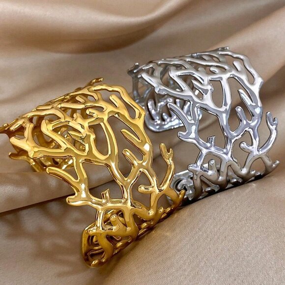 Silver or Gold  Women's Beach Vibes Wide Bracelet - Picture 1 of 13